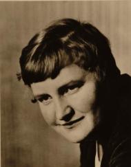 Elizabeth McCausland